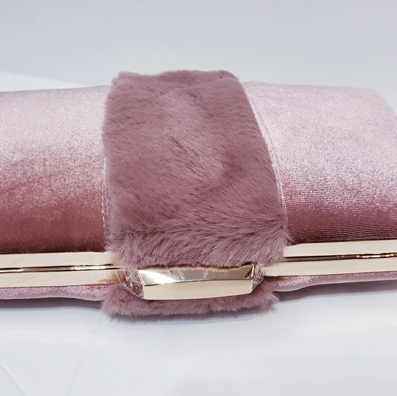 Fur bag clutch bag 💝💗🎀 - Picture 3 of 6